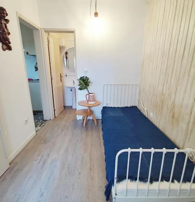 Small Lovely Studio-1